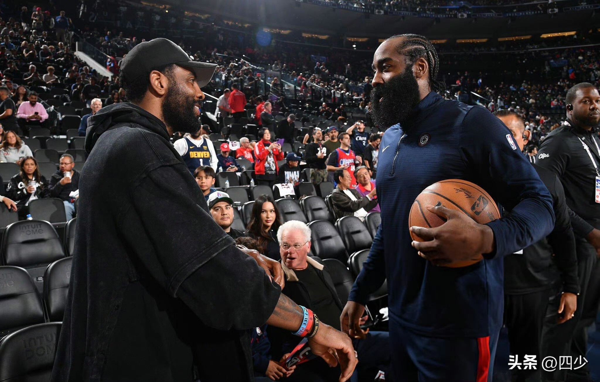 骑士轻取北京队，哈登统治全场