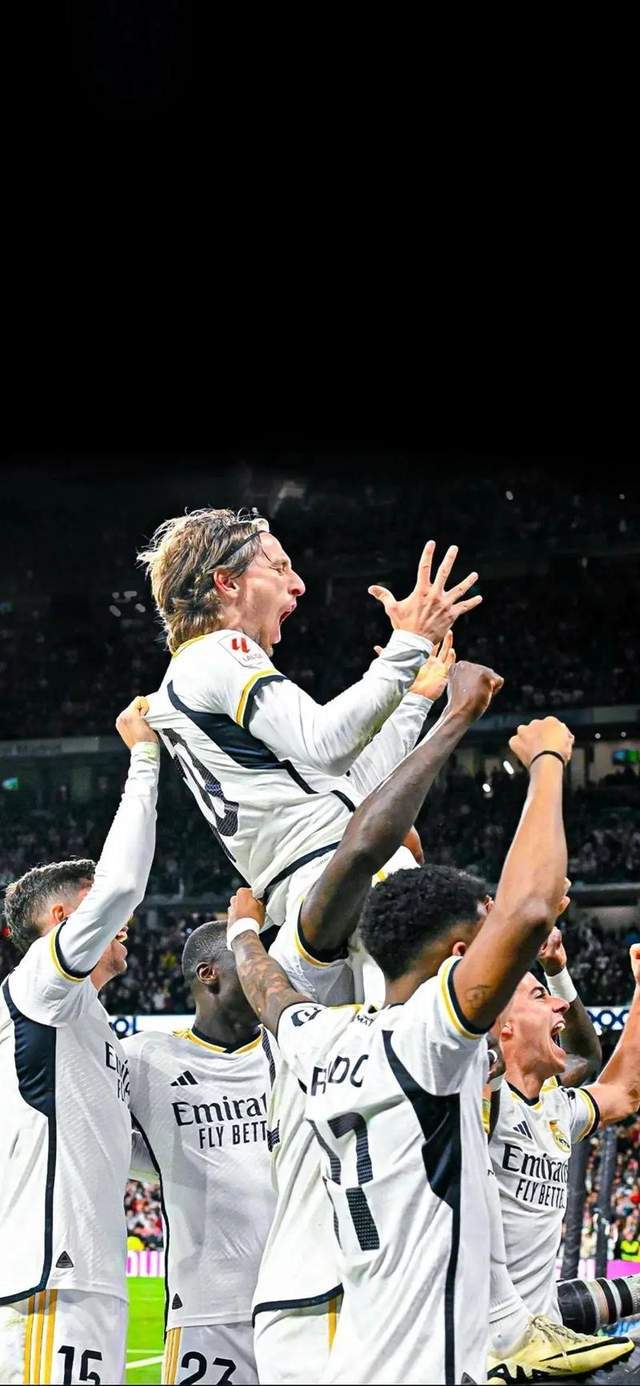 拜仁绝杀里昂，莫德里奇关键制胜