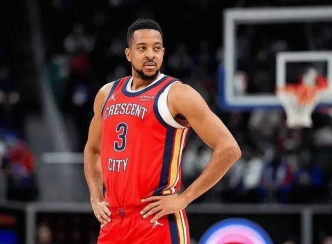 独行侠完胜江苏队，麦科勒姆高光表现